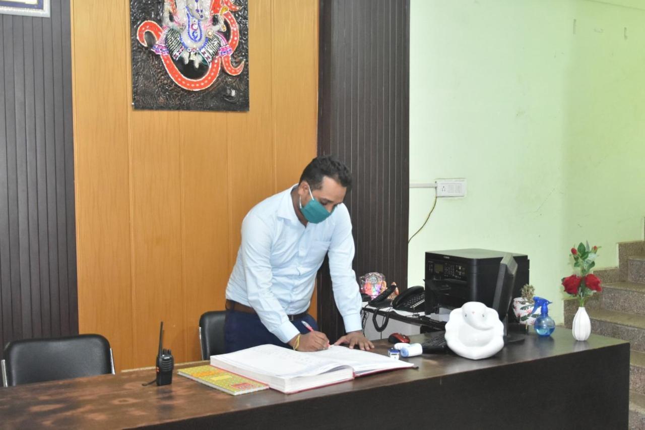 Hotel Yug Residency - Varanasi — Photos 1